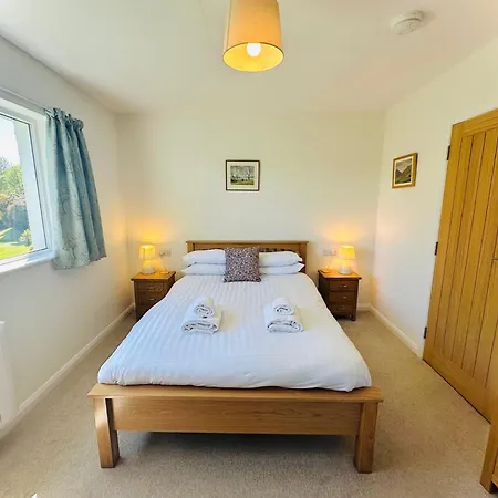 5 Bed In Outgate And Tarn Hows Llh55