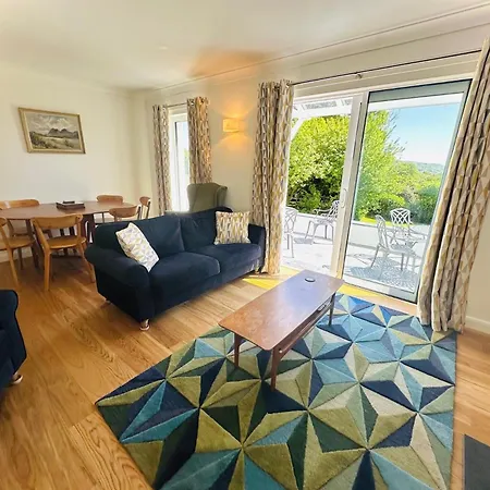 5 Bed In Outgate And Tarn Hows Llh55