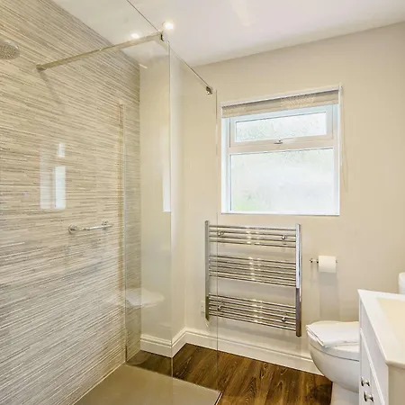 5 Bed In Outgate And Tarn Hows Llh55 度假居